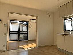 シャトルファーム 205 2階3DKのリビング/ダイニング