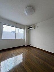 グリーンピア国立 1階ワンルームのリビング/ダイニング