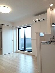 ヒルサイドIII 2階1LDKのリビング/ダイニング