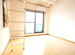 ストロベリーファーム 2階1Kのリビング/ダイニング