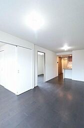 ウェルスクエア西新宿五丁目 2階2LDKのリビング/ダイニング