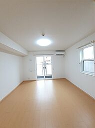 ＯＷＬ（アウル）−III 102 1階ワンルームのリビング/ダイニング