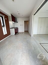 トリニティ・コート新金岡 7階1LDKのリビング/ダイニング