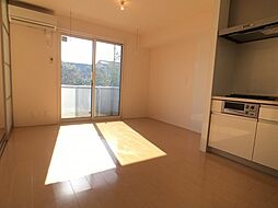 ヒルサイドパレス 105 1階1LDKのリビング/ダイニング