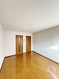 阪急伊丹線 新伊丹駅 徒歩7分の賃貸アパート 2階1Kのリビング/ダイニング