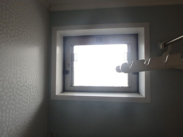 画像11:お風呂場窓
