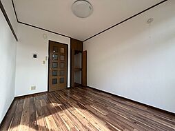 ロイヤルヒルズ 103 1階1Kのリビング/ダイニング