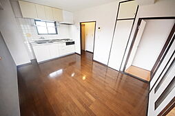 小田急小田原線 新百合ヶ丘駅 徒歩13分の賃貸マンション 3階2DKのリビング/ダイニング