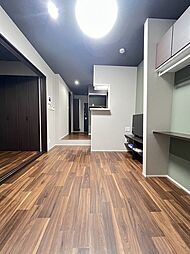 ジーイーオンズ 3階1LDKのリビング/ダイニング