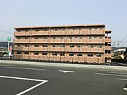 周防花岡駅より徒歩16分 築7年6ヶ月 4階建の賃貸物件