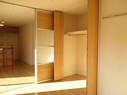 シルク レジデンス 1階2LDKのリビング/ダイニング