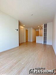 コーネリア西浜I 1階1LDKのリビング/ダイニング