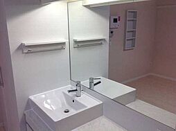 レオネクストカンフリエ 2階ワンルームのリビング/ダイニング