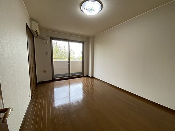 アンプルールフェールドリーミ_内装_5