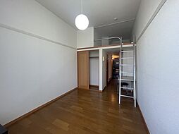 ミルフラット 102 1階ワンルームのリビング/ダイニング