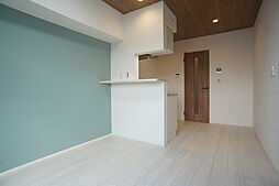 ＬＵＭＩＮＡ　ＳＥＡＳＩＤＥ（リュミナ・シーサイド） 302 3階1LDKのリビング/ダイニング