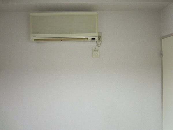 画像10:居室内エアコン完備でございます。