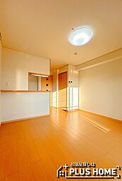 プリムローズ　II 203 2階1LDKのリビング/ダイニング