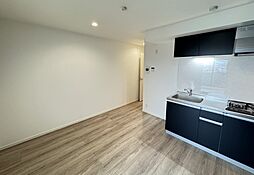 robot home 前原 3階1LDKのリビング/ダイニング