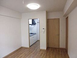 マーベラス早稲田鶴巻町 1階1LDKのリビング/ダイニング