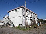 長後駅よりバス8分 徒歩1分 築38年9ヶ月 2階建の賃貸物件