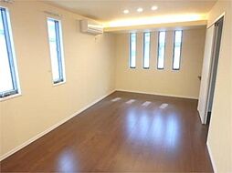 リンジュドゥプリム 2階3LDKのリビング/ダイニング