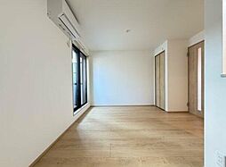 Ｏｕｒｓ Ｌａｖａｎｄｅ 2階1Kのリビング/ダイニング