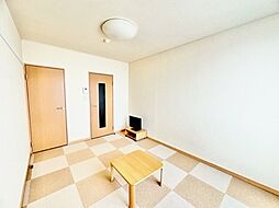 レオパレスウイング北坂戸 4階1Kのリビング/ダイニング