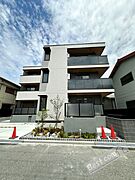 鳳駅より徒歩8分 新築 3階建の賃貸物件