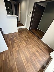 ジーイーオンズ 3階1LDKのリビング/ダイニング