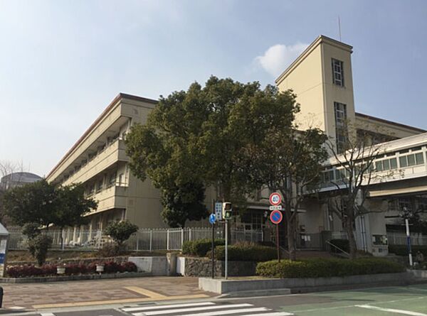 画像29:神戸市立中央小学校 618m