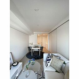 コンフォリア東新宿 4階1LDKのリビング/ダイニング