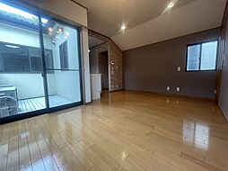 本一色1丁目貸家 1階4LDKのリビング/ダイニング