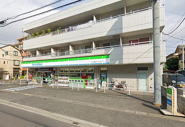 ファミリーマート市川湊新田二丁目店 758m