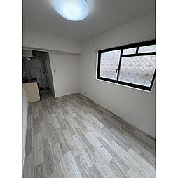 メゾン・ド・シュミネ 1階ワンルームのリビング/ダイニング