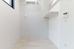 CLASSY nakanosakaue 地下1階1Kのリビング/ダイニング