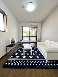 アドニスイースト 210 2階1Kのリビング/ダイニング