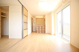 JR越後線 上所駅 徒歩5分の賃貸アパート 3階1LDKのリビング/ダイニング