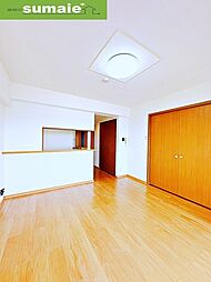 アズゥ−ル 1階2LDKのリビング/ダイニング