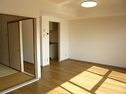 アプリコットヒル 3階2LDKのリビング/ダイニング