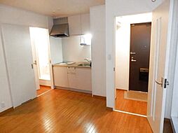 メゾンベレーザ 2階ワンルームのリビング/ダイニング