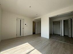 ジーメゾン春日部小渕 2階1LDKのリビング/ダイニング