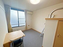 レオパレスβ 3階1Kのリビング/ダイニング