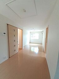 リバーサイドハピネス 1階1LDKのリビング/ダイニング