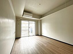 ウエストウッド 207 2階ワンルームのリビング/ダイニング