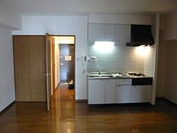 ローズガーデン 2階1LDKのリビング/ダイニング