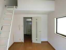 カビネダムール唐原 201 2階1Kのリビング/ダイニング