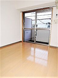 ルマ・マニス 205 2階1DKのリビング/ダイニング