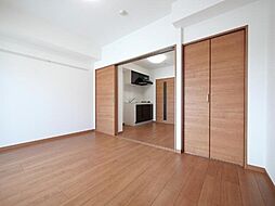 アーバンパーク六町 2階1DKのリビング/ダイニング