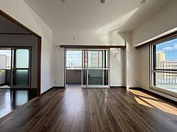 東京メトロ日比谷線 中目黒駅 徒歩2分の賃貸マンション 10階3LDKのリビング/ダイニング